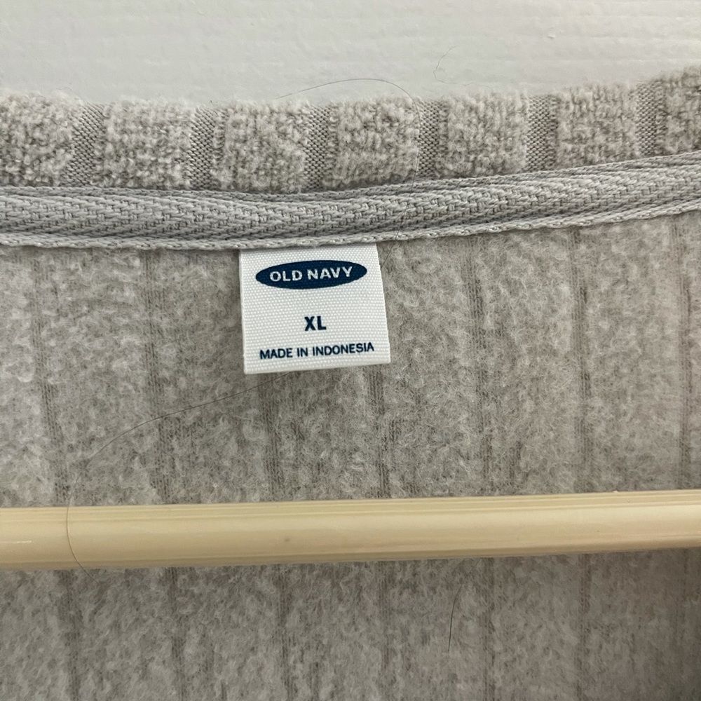 Sweater - Picture 4 of 4